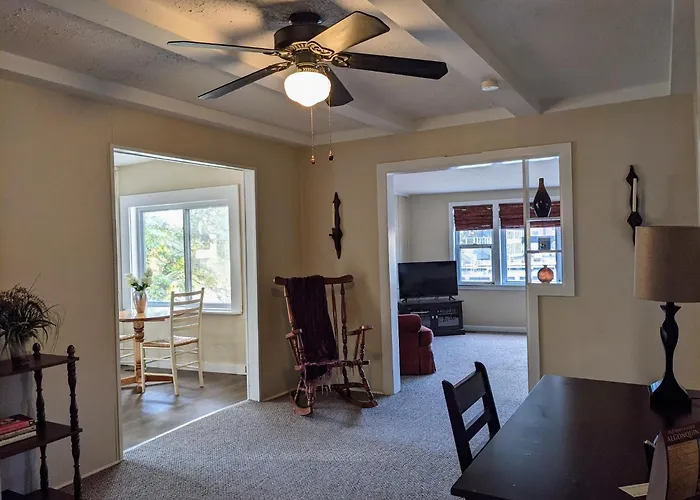 Casual Living Extended Gasthof Algonquin